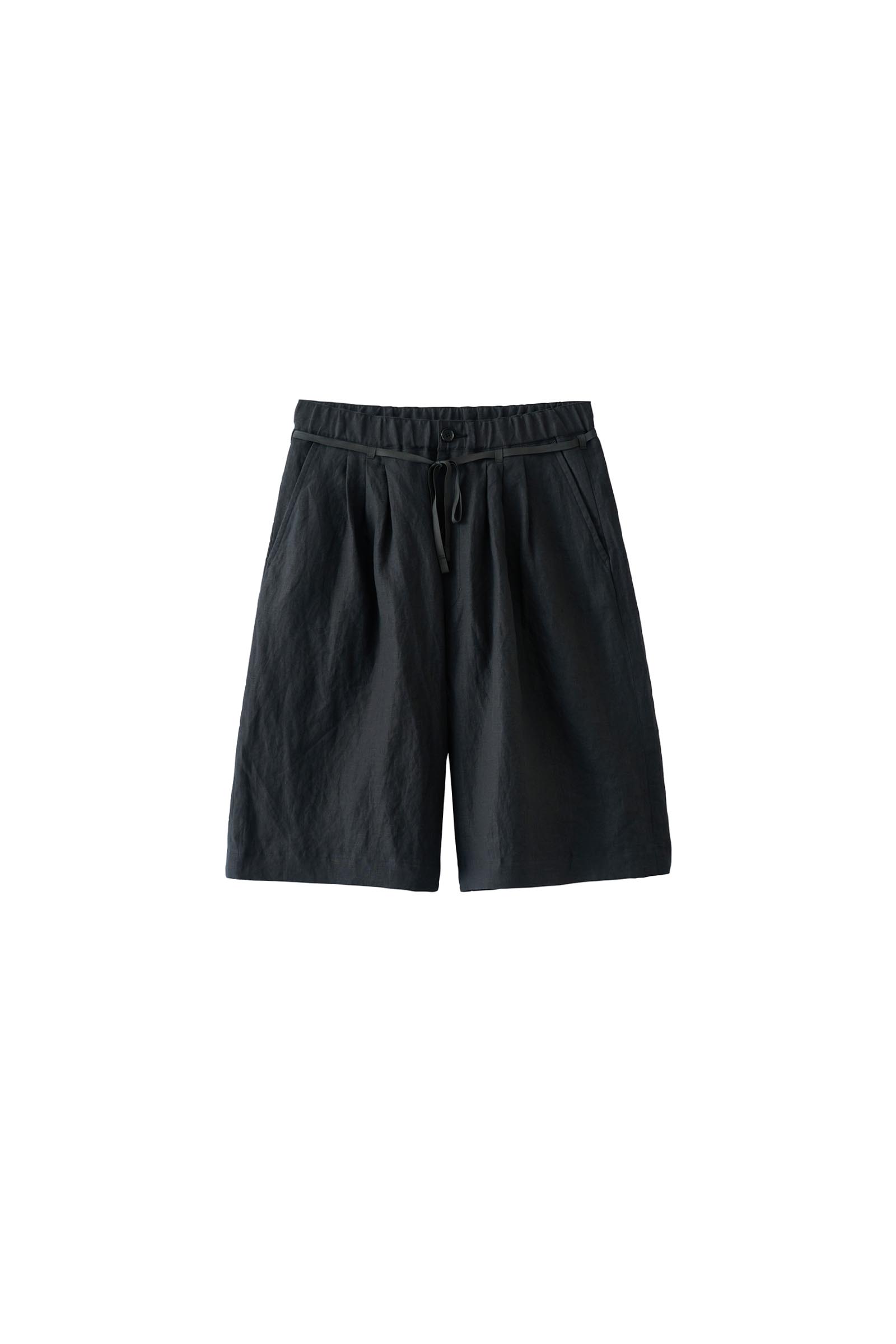 ESSAY / 3TUCKED CROP SHORT PANTS – carol ONLINE STORE